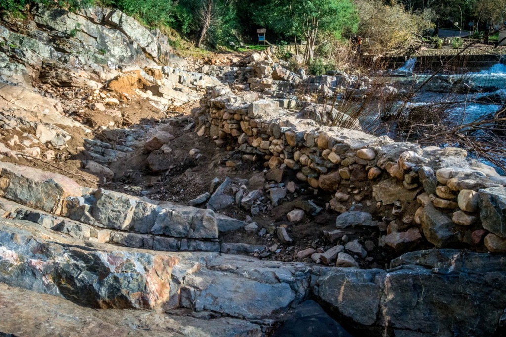 Acesso interdito aos passadiços do Penedo Furado afeta percursos pedestres