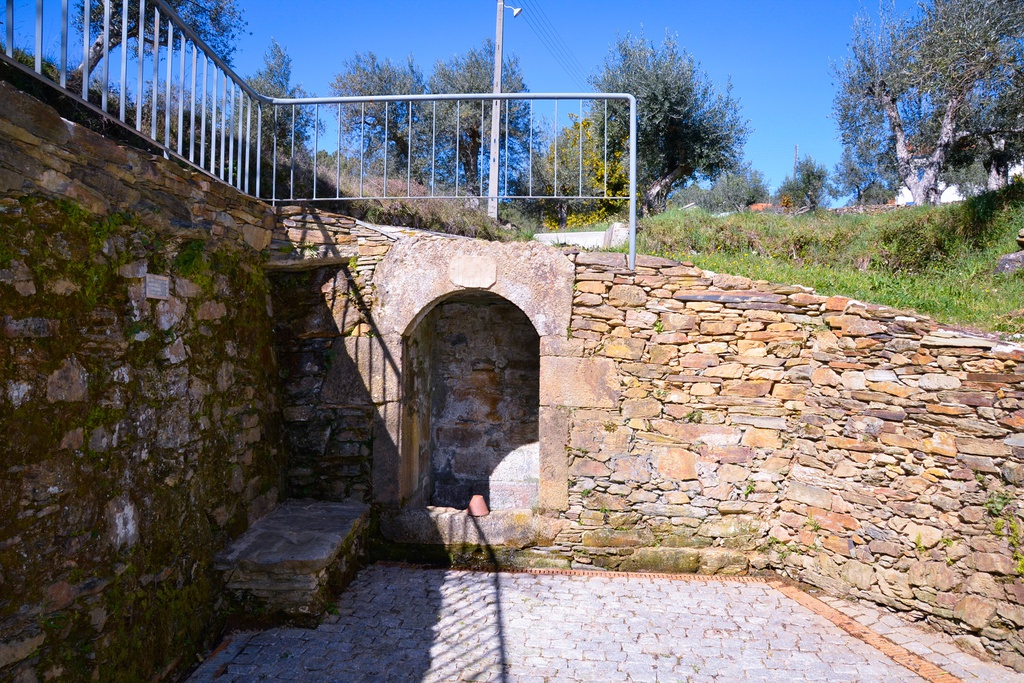 PR7 CTB - Martim Branco Schist Path - Route of the Oil Mills