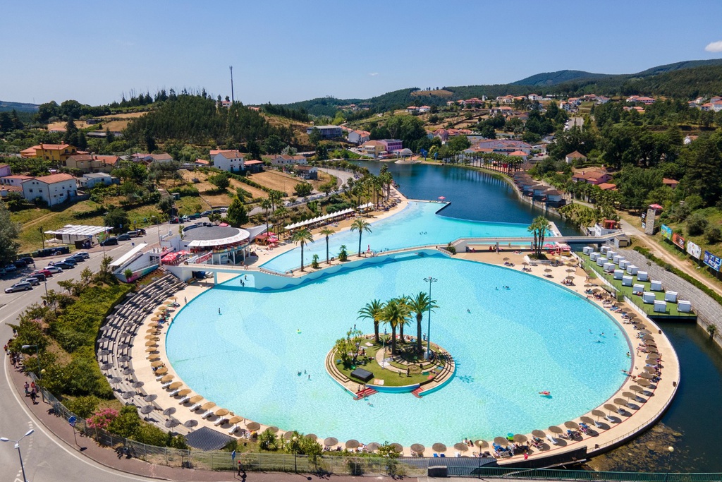 Praia das Rocas celebra 20 anos com campanha comemorativa