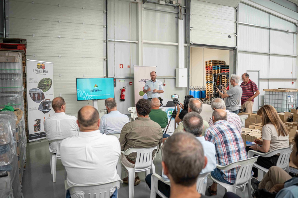 Rota do Medronho com experiências do campo à mesa