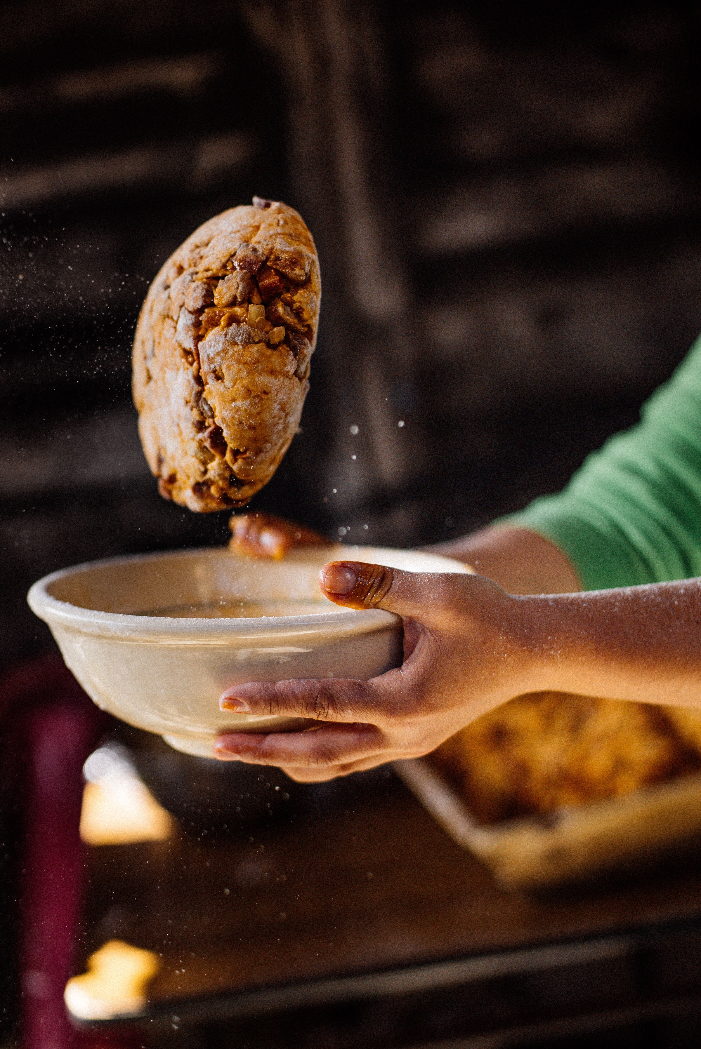 O que é nosso continua cá