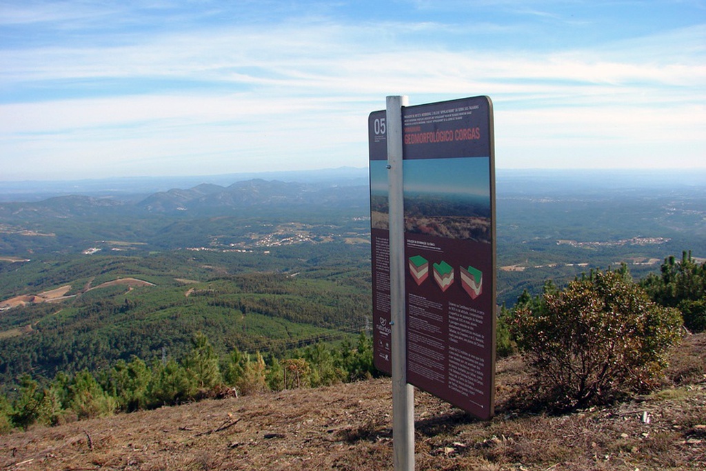 Miradouro Geomorfológico das Corgas