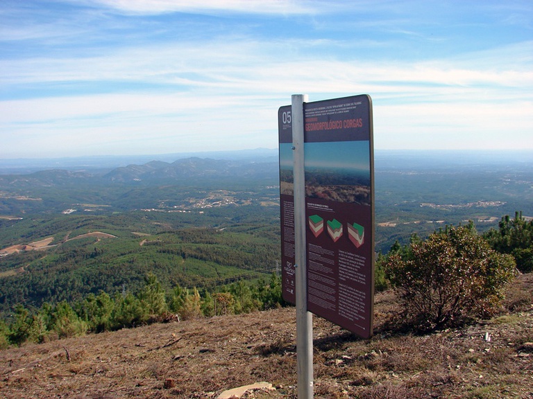 Miradouro Geomorfológico das Corgas