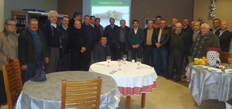 Produtores de Vinho Callum reúnem-se num jantar vínico